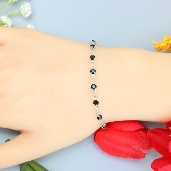 "Elegant & Trendy Bracelet, A Perfect Gift for Women, Thoughtful, EVCH1668 - Picture 10 of 10